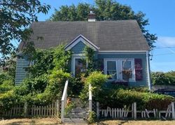 Pre-foreclosure in  OLIPHANT LN Middletown, RI 02842
