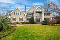 Pre-foreclosure Listing in MICHALIS CT WEST ISLIP, NY 11795