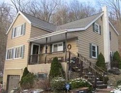Pre-foreclosure Listing in NOBLESTOWN RD OAKDALE, PA 15071