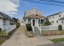 Pre-foreclosure in  IRVING AVE Lindenhurst, NY 11757