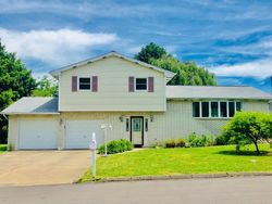 Pre-foreclosure Listing in COLONELS RD WILKES BARRE, PA 18706