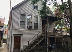 Pre-foreclosure in  N HERMITAGE AVE Chicago, IL 60622