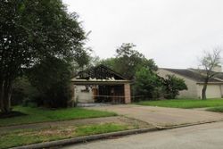 Pre-foreclosure in  W SAVILE CIR Houston, TX 77065