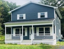 Pre-foreclosure in  NUANGOLA RD Mountain Top, PA 18707
