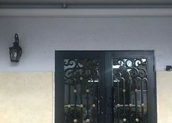 Pre-foreclosure in  SW 9TH AVE  Miami, FL 33130