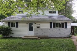  N Schrader Ave, Springfield IL