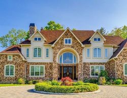 Pre-foreclosure in  BUCKINGHAM CT Syosset, NY 11791