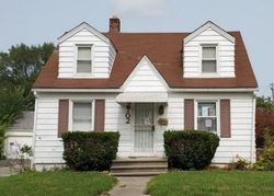 Pre-foreclosure in  FAIROAK DR Fort Wayne, IN 46809