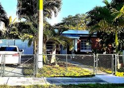 Pre-foreclosure in  SW 28TH TER Miami, FL 33155