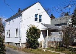 Pre-foreclosure in  FAIRVIEW AVE Port Washington, NY 11050