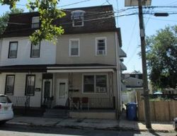 Pre-foreclosure in  W UNION ST Burlington, NJ 08016