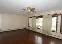 Pre-foreclosure Listing in PLEASANT ST HANOVER, PA 17331