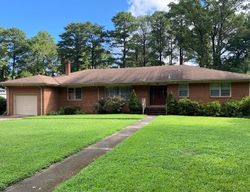 Pre-foreclosure in  SUBURBAN PKWY Norfolk, VA 23505