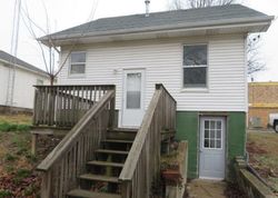 Pre-foreclosure Listing in LANDREY ST HILLSBORO, IL 62049