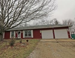 Pre-foreclosure in  CLOVER CT Saint Charles, IL 60175
