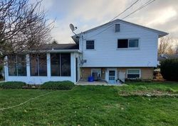 Pre-foreclosure Listing in BERKSHIRE RD VERMILION, OH 44089