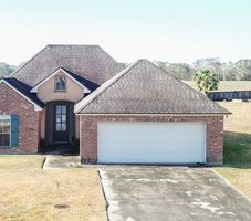 Pre-foreclosure in  CLINT LN Youngsville, LA 70592