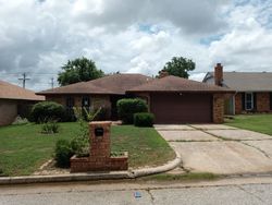 Pre-foreclosure in  SE 58TH PL Oklahoma City, OK 73135