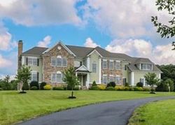 Pre-foreclosure in  POND VIEW LN Hampton, NJ 08827