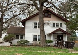 Pre-foreclosure in  OAK PARK AVE Des Moines, IA 50313