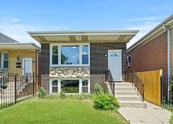 Pre-foreclosure in  W GRAND AVE Chicago, IL 60639