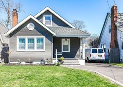 Pre-foreclosure in  WANTAGH AVE Wantagh, NY 11793