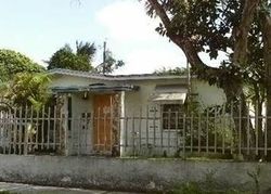 Pre-foreclosure in  NW 6TH AVE Miami, FL 33168