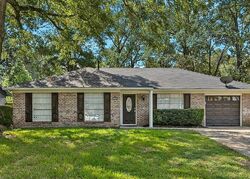 Pre-foreclosure in  BAYWOOD DR Shreveport, LA 71118