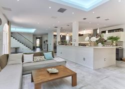 Pre-foreclosure in  MARINER WAY Hollywood, FL 33019