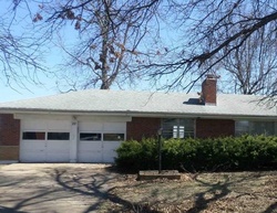 Pre-foreclosure in  RANCHVIEW DR Florissant, MO 63033