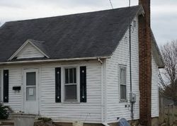 Pre-foreclosure in  E NORTH ST Morrison, IL 61270