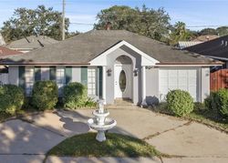 Pre-foreclosure Listing in CASTLE DR KENNER, LA 70065