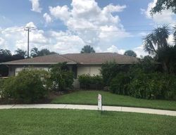 Pre-foreclosure in  CHIPPENDALE DR Naples, FL 34112