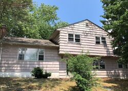 Pre-foreclosure in  JOYCE DR Riverhead, NY 11901