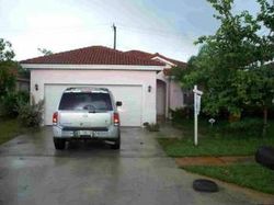 Pre-foreclosure in  SW 87TH TER Hollywood, FL 33025