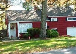 Pre-foreclosure Listing in SCOTT DR MELVILLE, NY 11747
