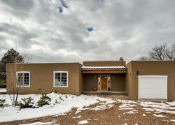 Pre-foreclosure in  PINON DR Santa Fe, NM 87501