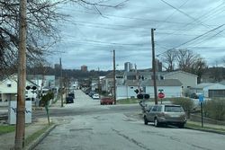 Pre-foreclosure in  THORNTON ST Dayton, KY 41074