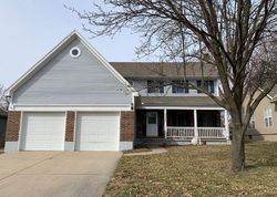 Pre-foreclosure in  SW MARLINE DR Lees Summit, MO 64082