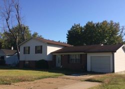 Pre-foreclosure Listing in TOELLE LN SAINT LOUIS, MO 63137