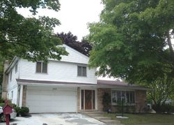 Pre-foreclosure Listing in E BITTERSWEET LN MOUNT PROSPECT, IL 60056