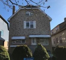 Pre-foreclosure in  DODGE AVE Evanston, IL 60202