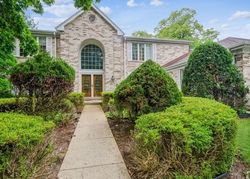 Pre-foreclosure Listing in N LONGMEADOW AVE LINCOLNWOOD, IL 60712
