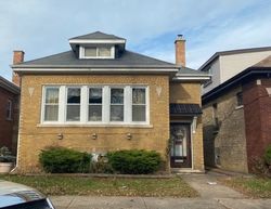 Pre-foreclosure in  W GRACE ST Chicago, IL 60641