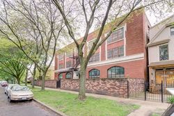 Pre-foreclosure in  N HERMITAGE AVE Chicago, IL 60613