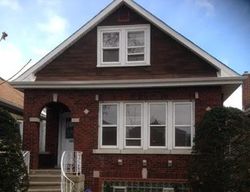 Pre-foreclosure in  CUYLER AVE Berwyn, IL 60402