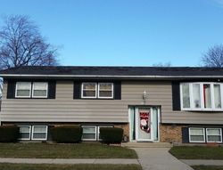 Pre-foreclosure in  LOCKWOOD AVE Burbank, IL 60459