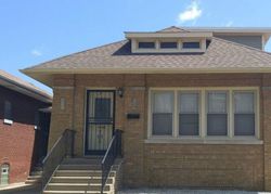 Pre-foreclosure in  S BENNETT AVE Chicago, IL 60649
