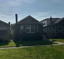 Pre-foreclosure in  S MICHIGAN AVE Chicago, IL 60619