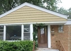 Pre-foreclosure Listing in S MILLARD AVE EVERGREEN PARK, IL 60805